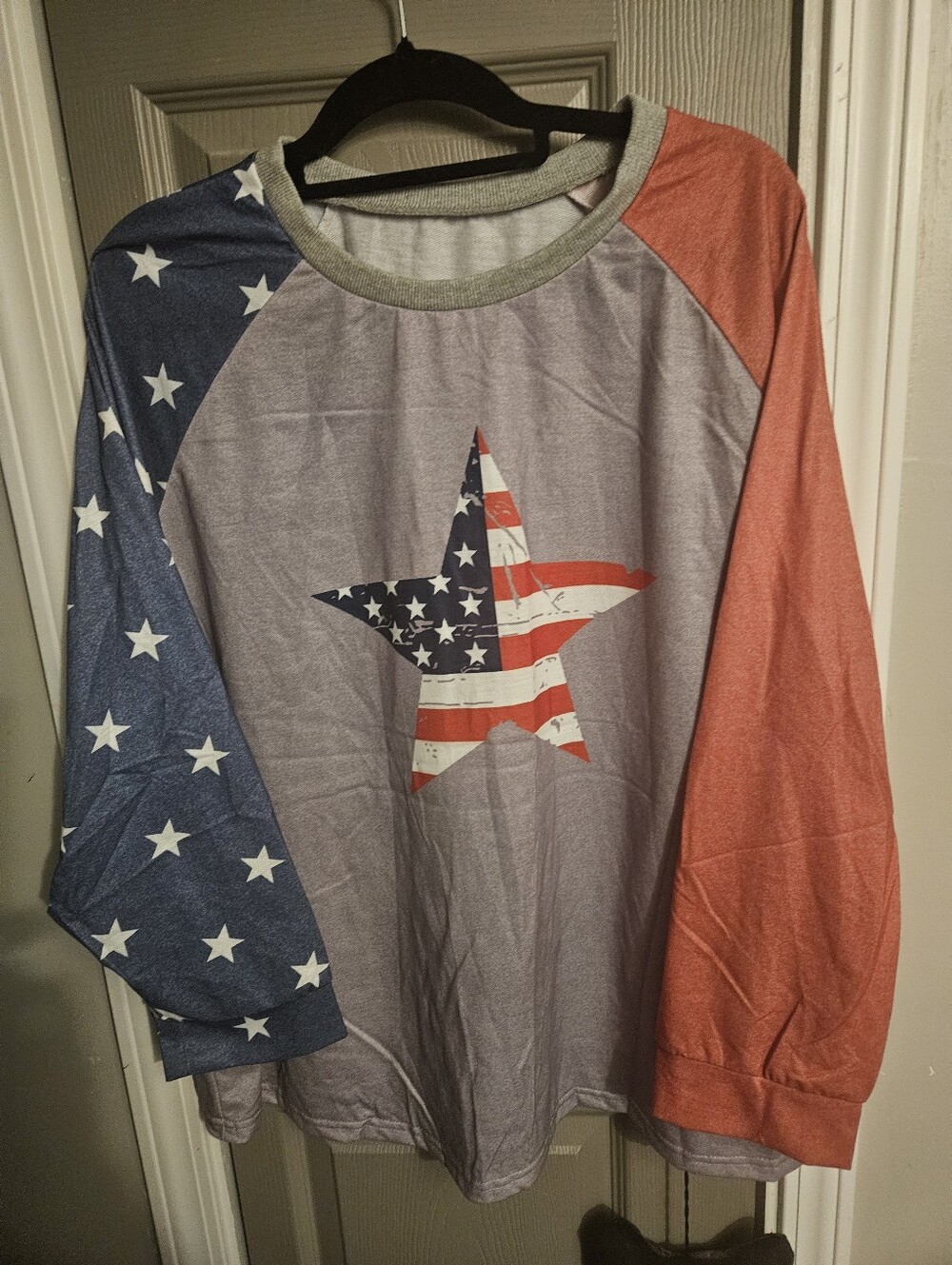 BRAND NEW ** TRUE AMERICAN Long Sleeve Star Graphic Sweatshirt